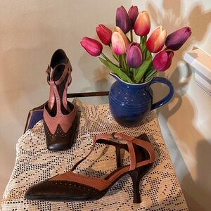 Classic T-Strap Pumps in Pink & Brown by Aerosoles Size 7.5B Vintage c2000